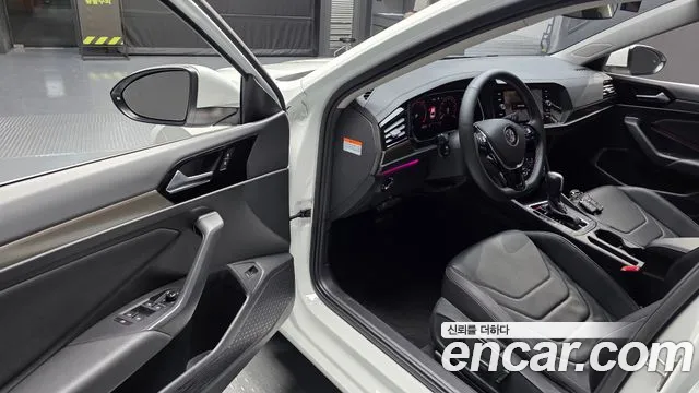 Volkswagen Jetta 2021 thumb 10
