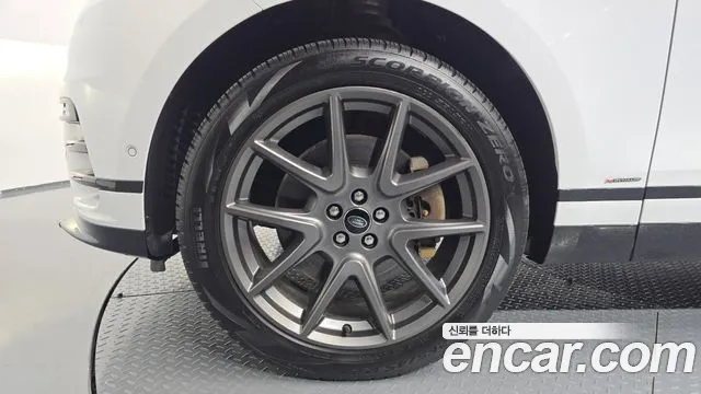 Land Rover Range Rover Velar 2021 thumb 4