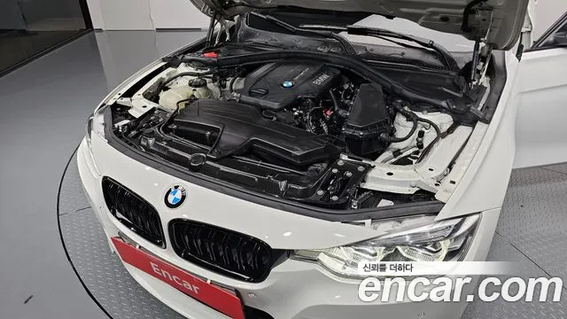 BMW 3-Series 2015 thumb 5