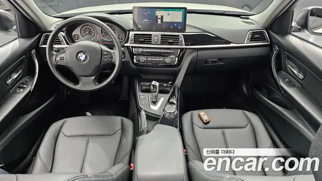 BMW 3-Series 2015 thumb 6