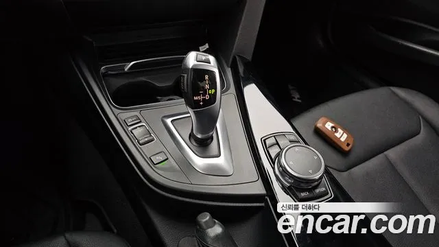 BMW 3-Series 2015 thumb 8