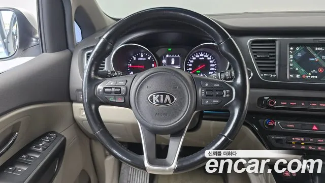 Kia Carnival 2018 thumb 12