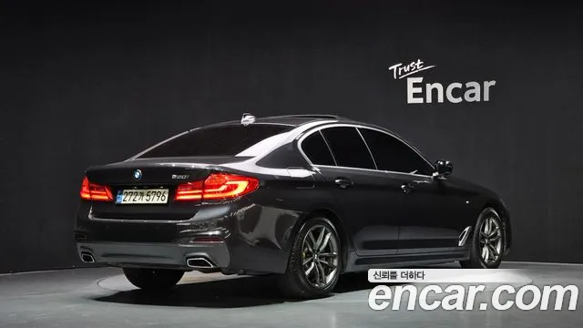 BMW 5-Series 2020 thumb 2