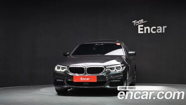 BMW 5-Series 2020 thumb 3