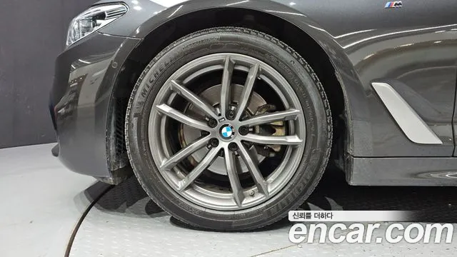 BMW 5-Series 2020 thumb 5