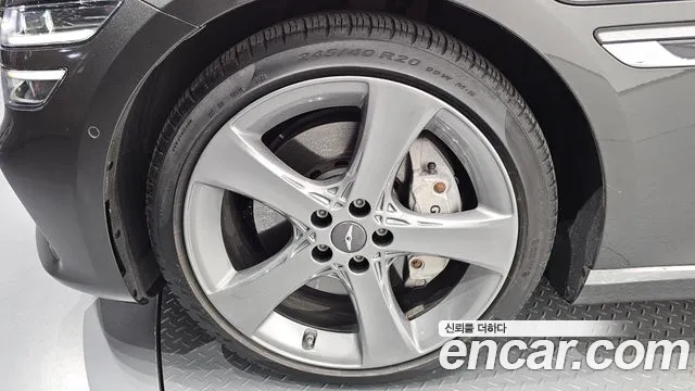 Genesis G80 2022 thumb 5