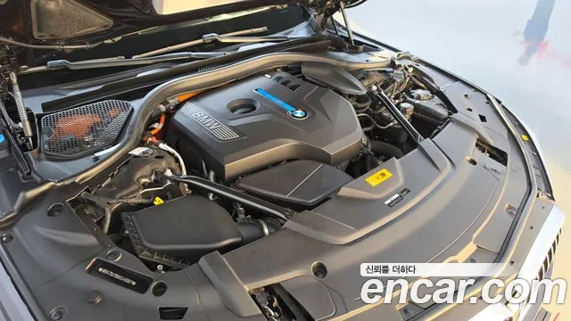 BMW 7-Series 2019 thumb 5