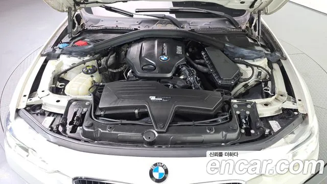 BMW 3-Series 2018 thumb 6
