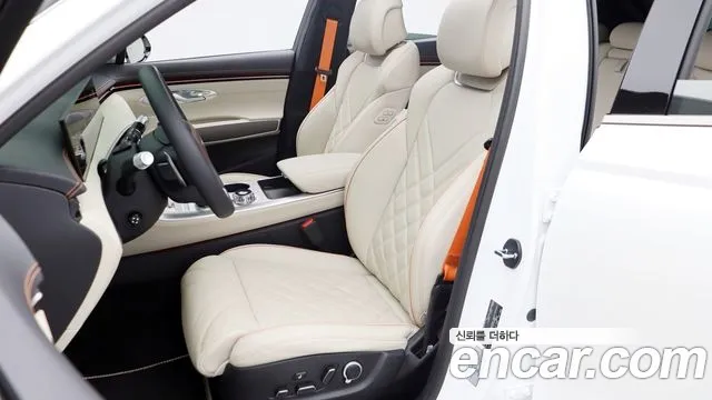 Genesis GV70 2025 thumb 10