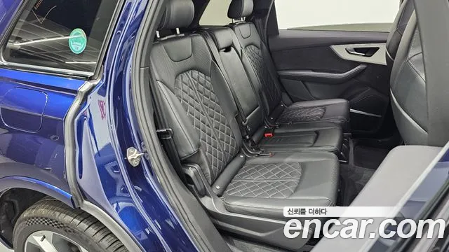 Audi Q7 2022 thumb 11