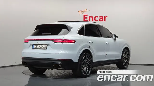 Porsche Cayenne 2019 thumb 2