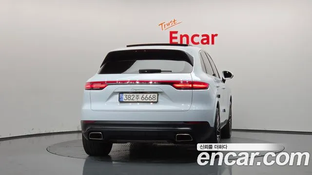 Porsche Cayenne 2019 thumb 4