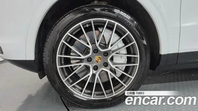 Porsche Cayenne 2019 thumb 5