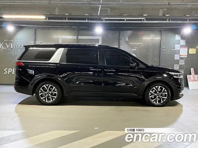 Kia Carnival 2021 thumb 3
