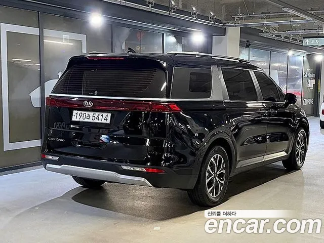 Kia Carnival 2021 thumb 4