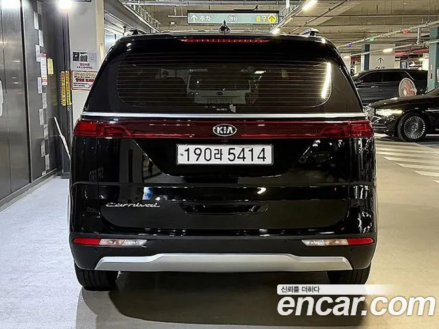 Kia Carnival 2021 thumb 5