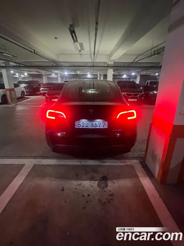 Tesla Model Y 2024 thumb 3