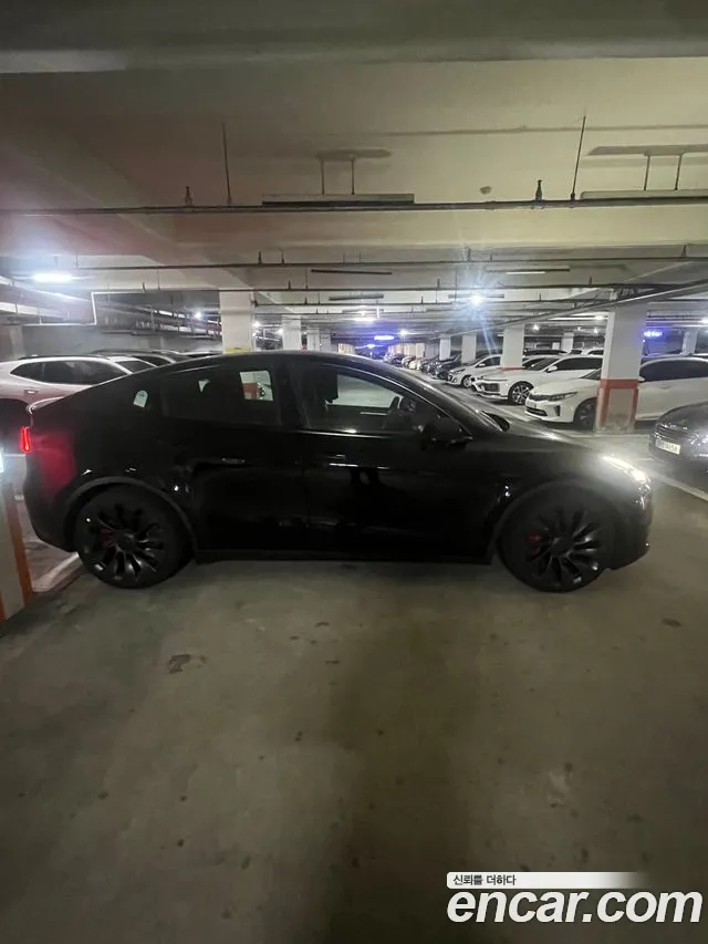 Tesla Model Y 2024 thumb 4