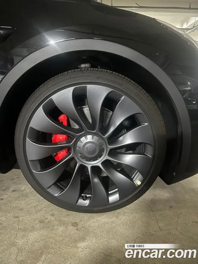 Tesla Model Y 2024 thumb 5