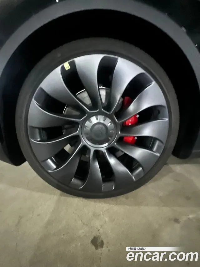 Tesla Model Y 2024 thumb 7