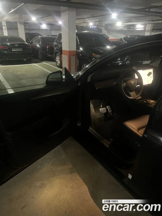 Tesla Model Y 2024 thumb 10
