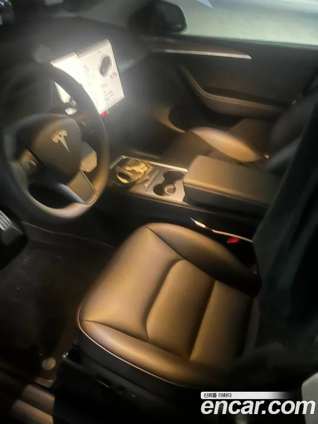 Tesla Model Y 2024 thumb 11