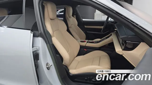 Porsche Taycan 2023 thumb 12