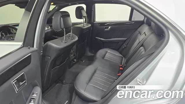 Mercedes-Benz E-Класс 2015 thumb 11