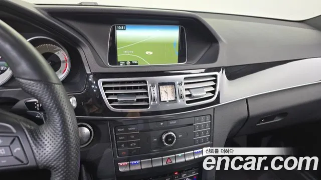 Mercedes-Benz E-Класс 2015 thumb 12