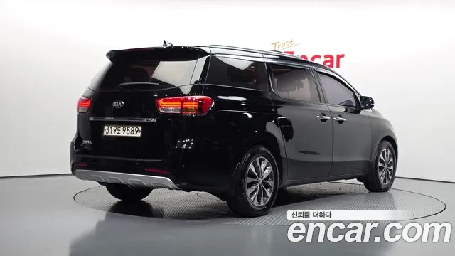 Kia Carnival 2018 thumb 2