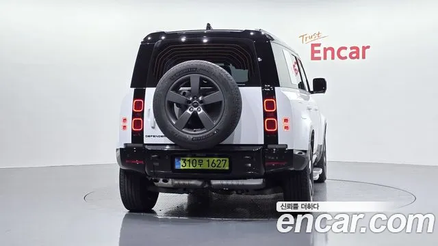 Land Rover Defender 2025 thumb 4