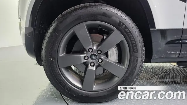 Land Rover Defender 2025 thumb 5