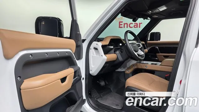 Land Rover Defender 2025 thumb 10