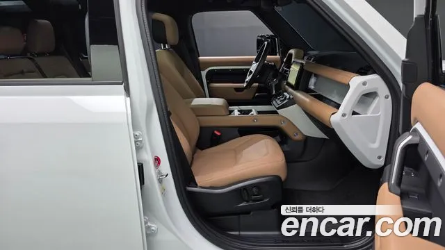 Land Rover Defender 2025 thumb 11
