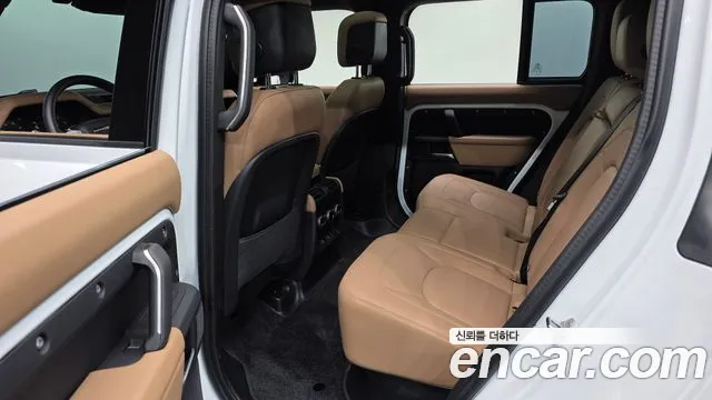 Land Rover Defender 2025 thumb 12