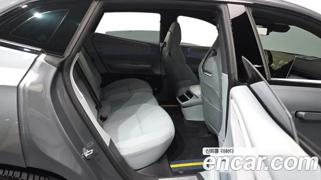 Polestar 4 2024 thumb 12