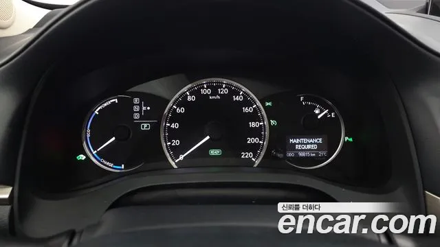 Lexus CT200h 2018 thumb 7