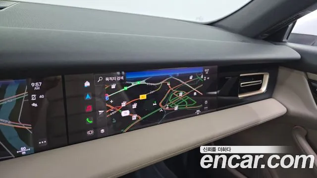 Porsche Taycan 2021 thumb 11