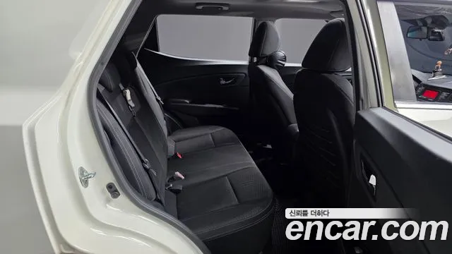 KG_Mobility_Ssangyong TIBOLI 2016 thumb 12