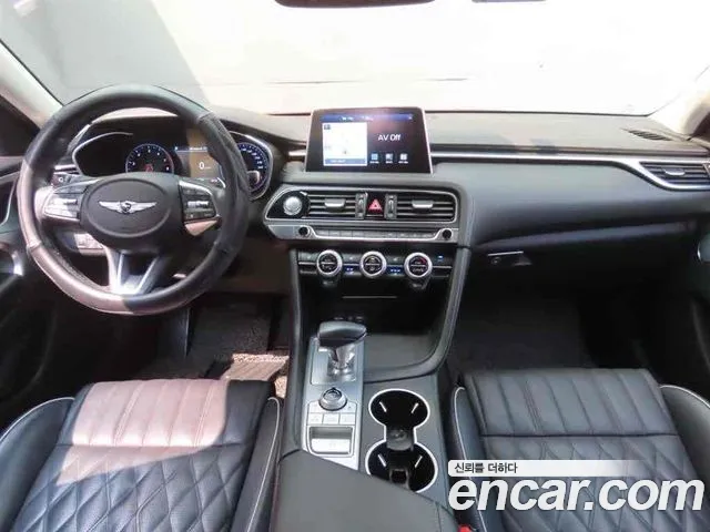 Genesis G70 2018 thumb 10