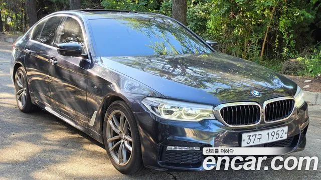 BMW 5-Series 2018 thumb 4