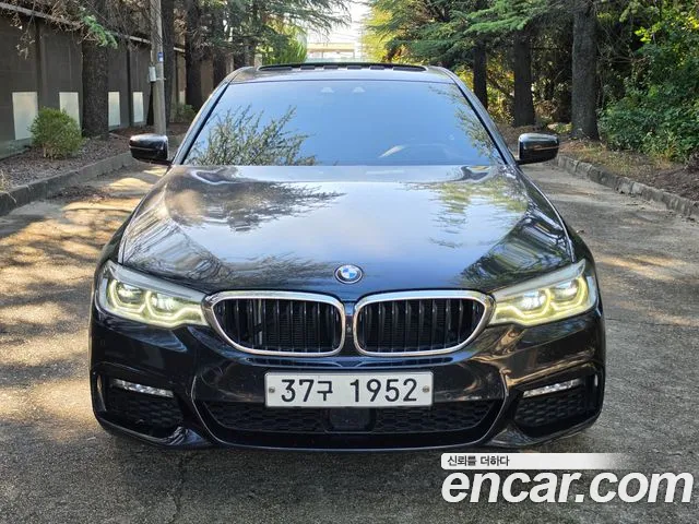 BMW 5-Series 2018 thumb 5