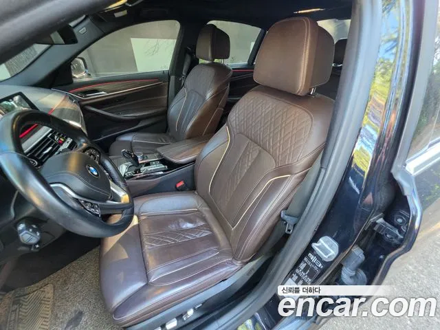 BMW 5-Series 2018 thumb 10