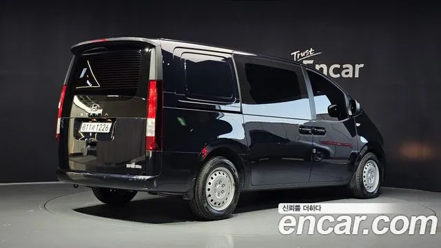 Hyundai Staria 2022 thumb 2