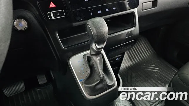 Hyundai Staria 2022 thumb 9