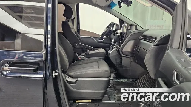 Hyundai Staria 2022 thumb 11