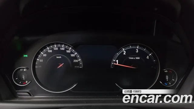 BMW 4-Series 2020 thumb 8