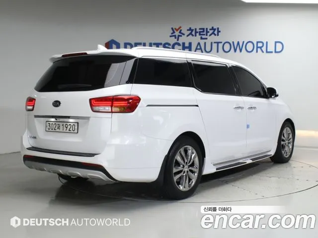 Kia Carnival 2017 thumb 2