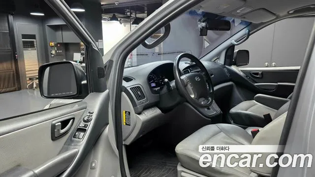 Hyundai Starex 2016 thumb 10