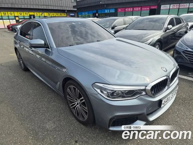 BMW 5-Series 2018 thumb 6